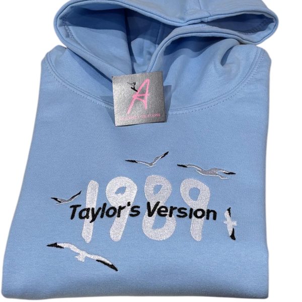 1989 Taylors version childrens embroidered sweatshirt. - Image 2