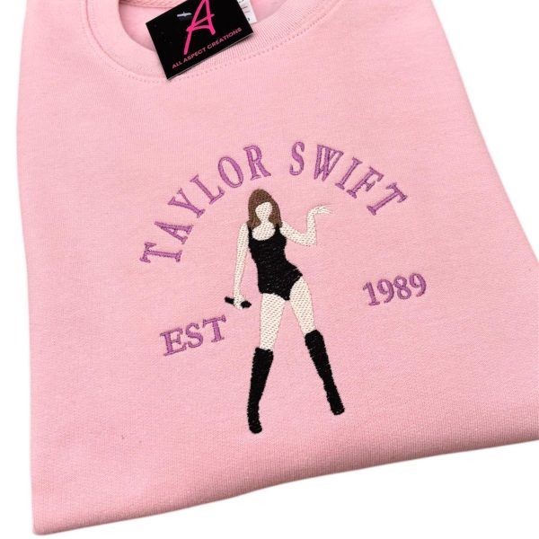 Children's embroidered Taylor Swift sweatshirt. - Image 2