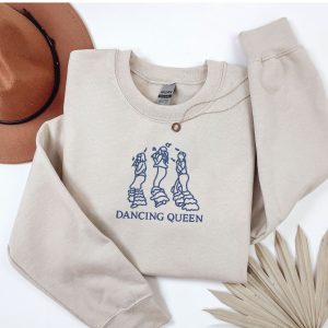 Embroidered Dancing Queen Sweatshirt