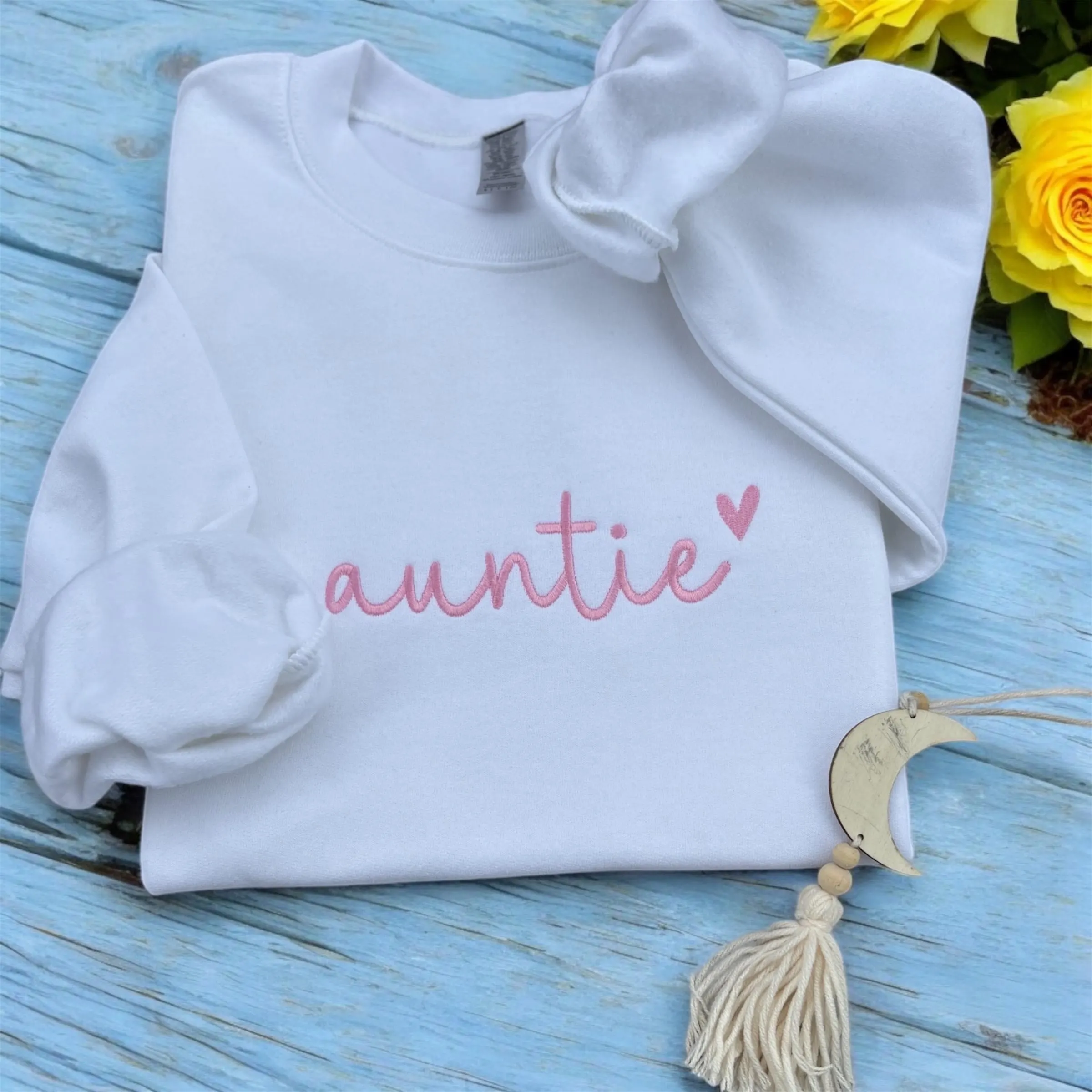 Embroidered Auntie Sweatshirt: Matching Aunt & Niece Fashion - Image 2
