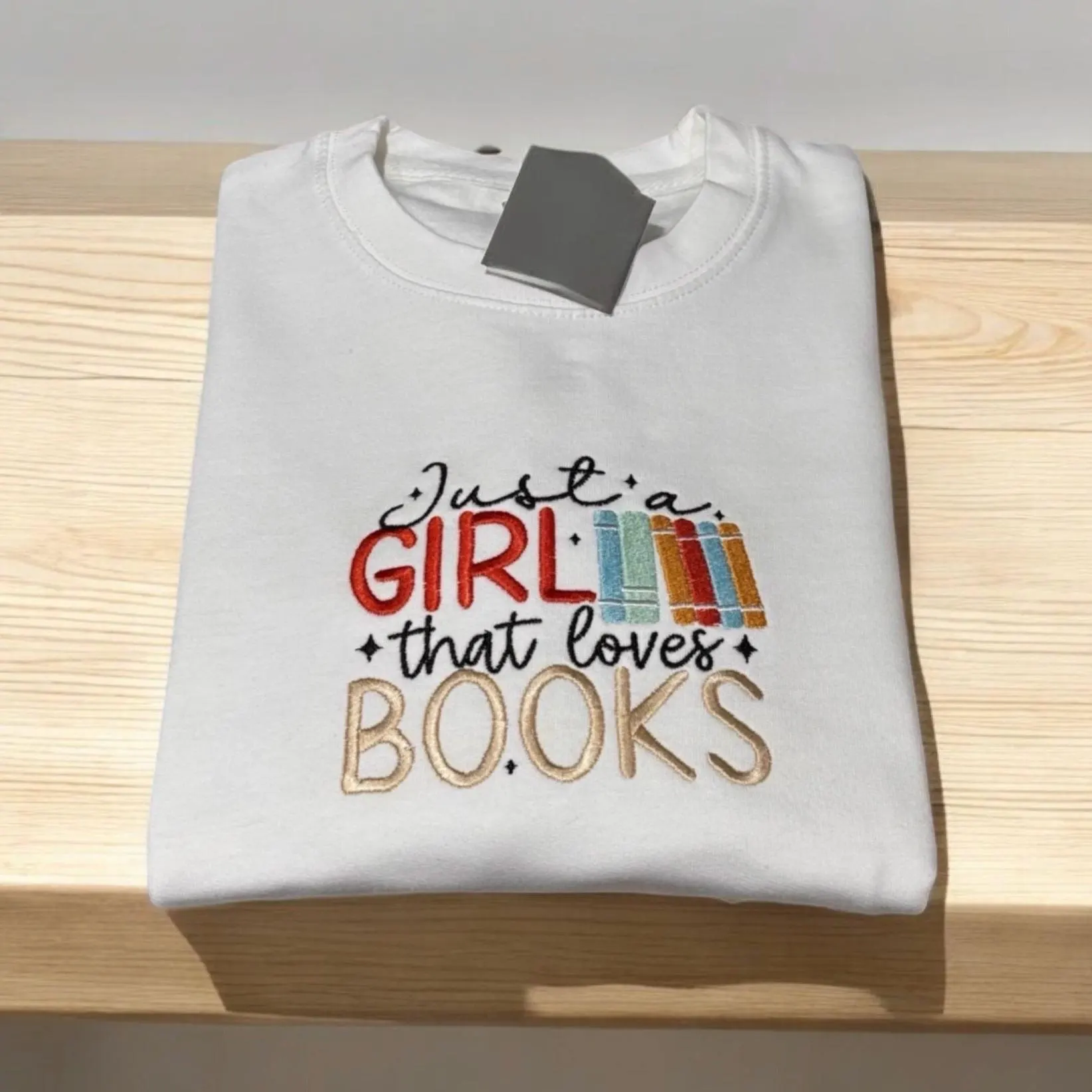 Embroidered Kids Sweatshirt: "Just a Girl Who Loves Books" Slogan - Image 2