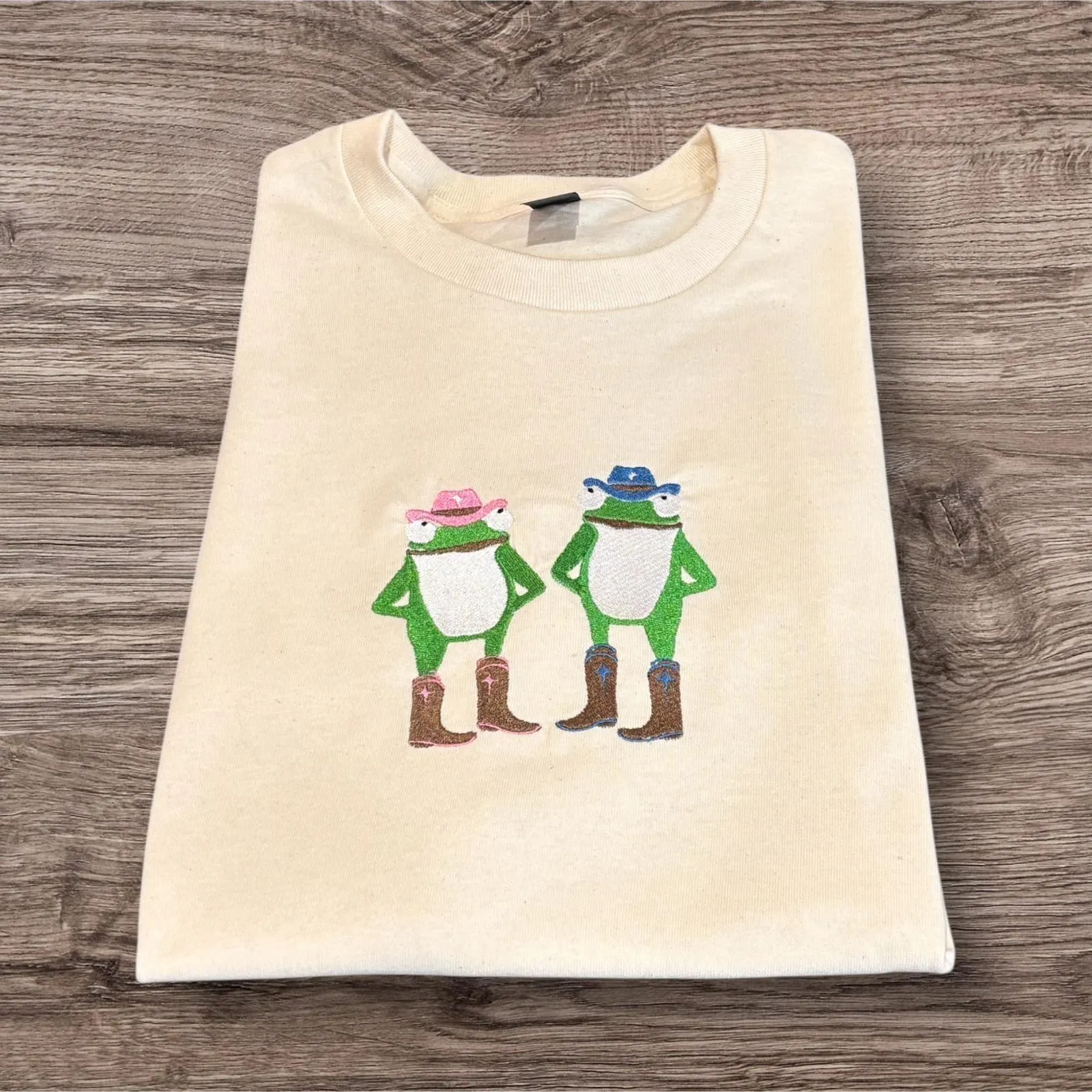 Embroidered Frog Cowboy T-Shirt: Western Animal Lover Clothing