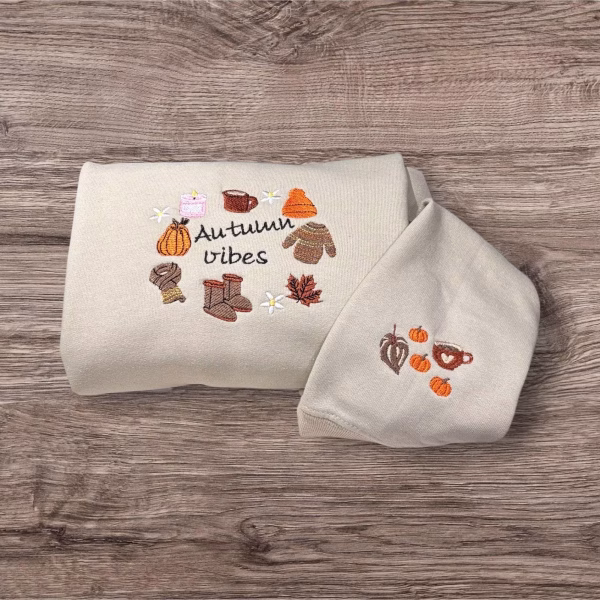 Embroidered Autumn Sweatshirt: Cozy Fall Vibes Jumper