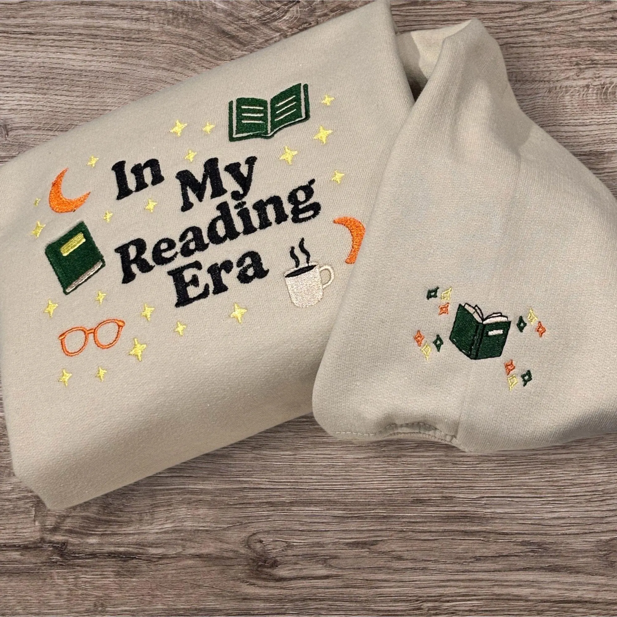 Embroidered in my reading era sweatshirt, book hoodie, reading clothing, perfect gift for men and women, crew neck jumper. - Image 3
