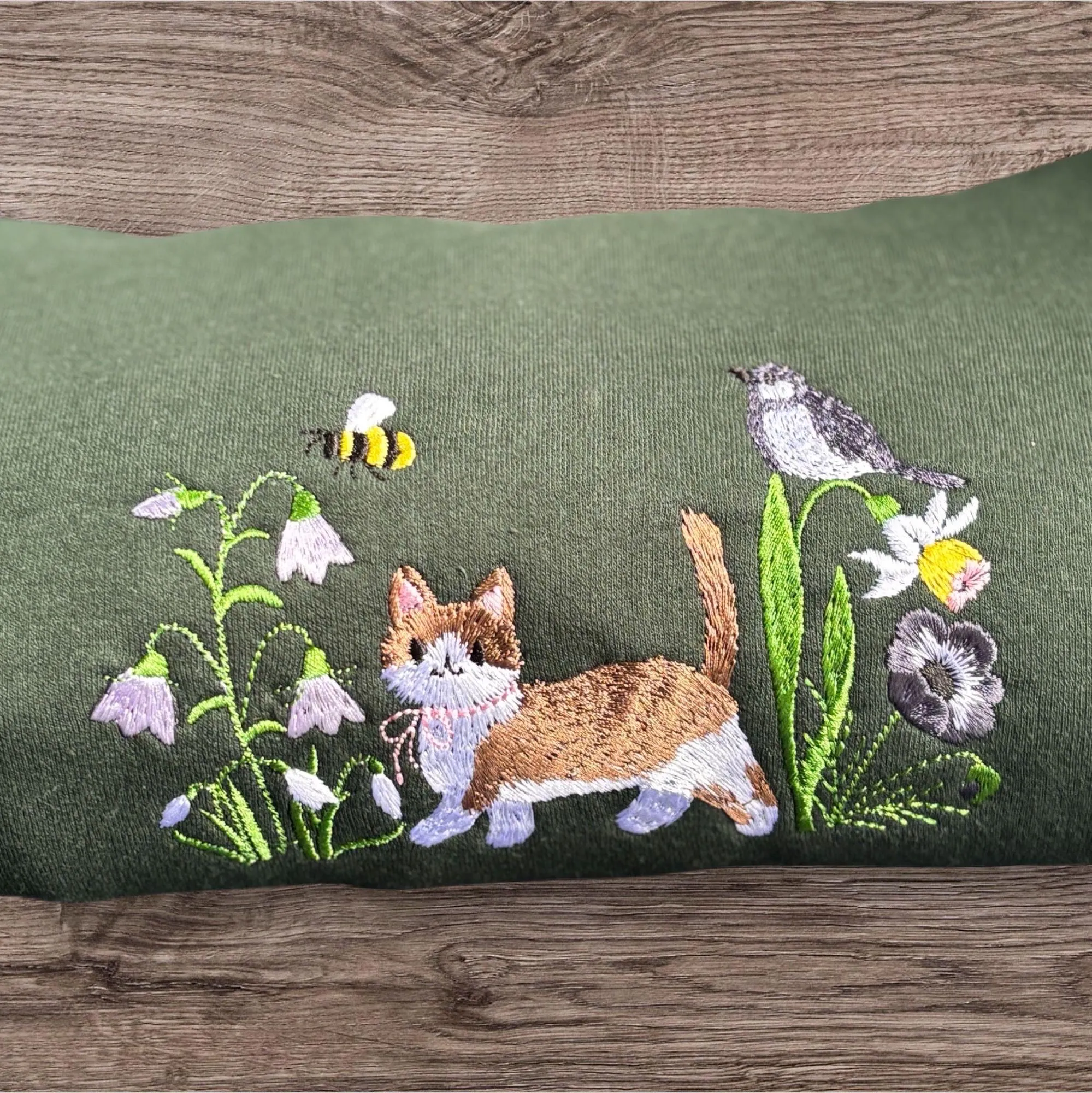Embroidered Cat Sweatshirt: Spring Flower Hedgerow, Gift for Cat Lovers - Image 4