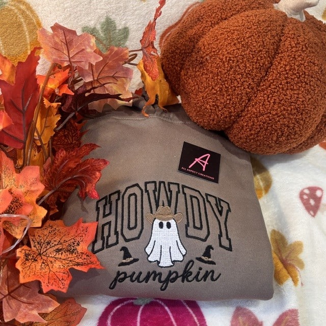 Howdy pumpkin ghost Crewneck